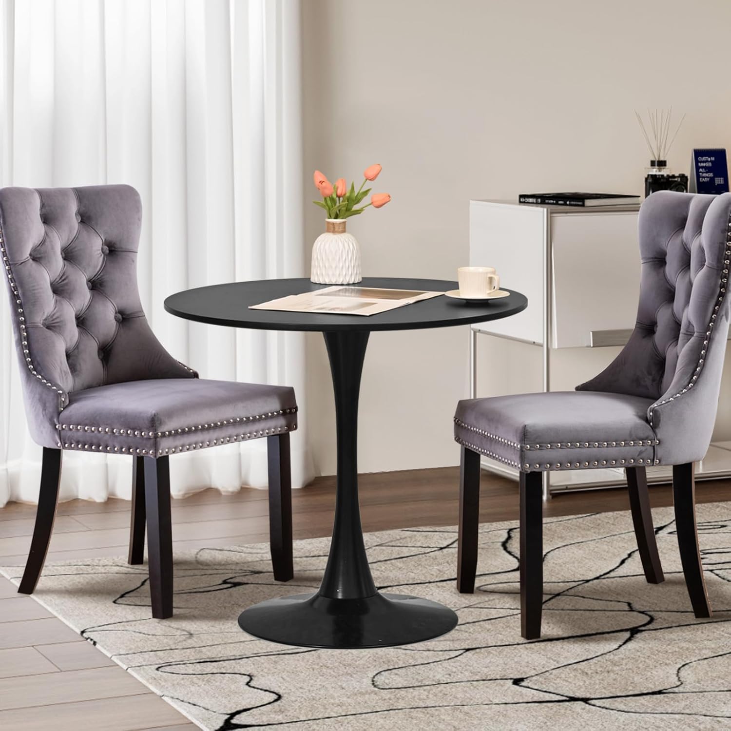 Juego de 6 sillas de comedor tapizadas de piel, estilo moderno, con ribete de cabeza de clavo y pata de madera, anillo de metal para comedor y sala de estar (blanco y negro, juego de 6)