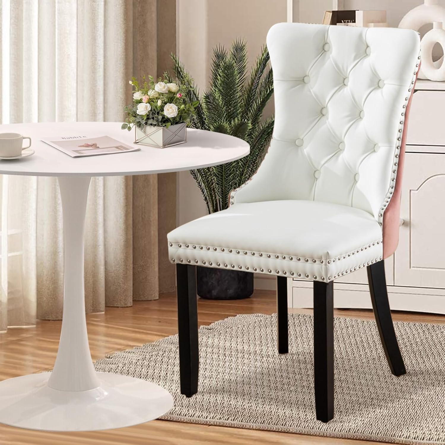 Juego de 6 sillas de comedor tapizadas de piel, estilo moderno, con ribete de cabeza de clavo y pata de madera, anillo de metal para comedor y sala de estar (blanco y negro, juego de 6)