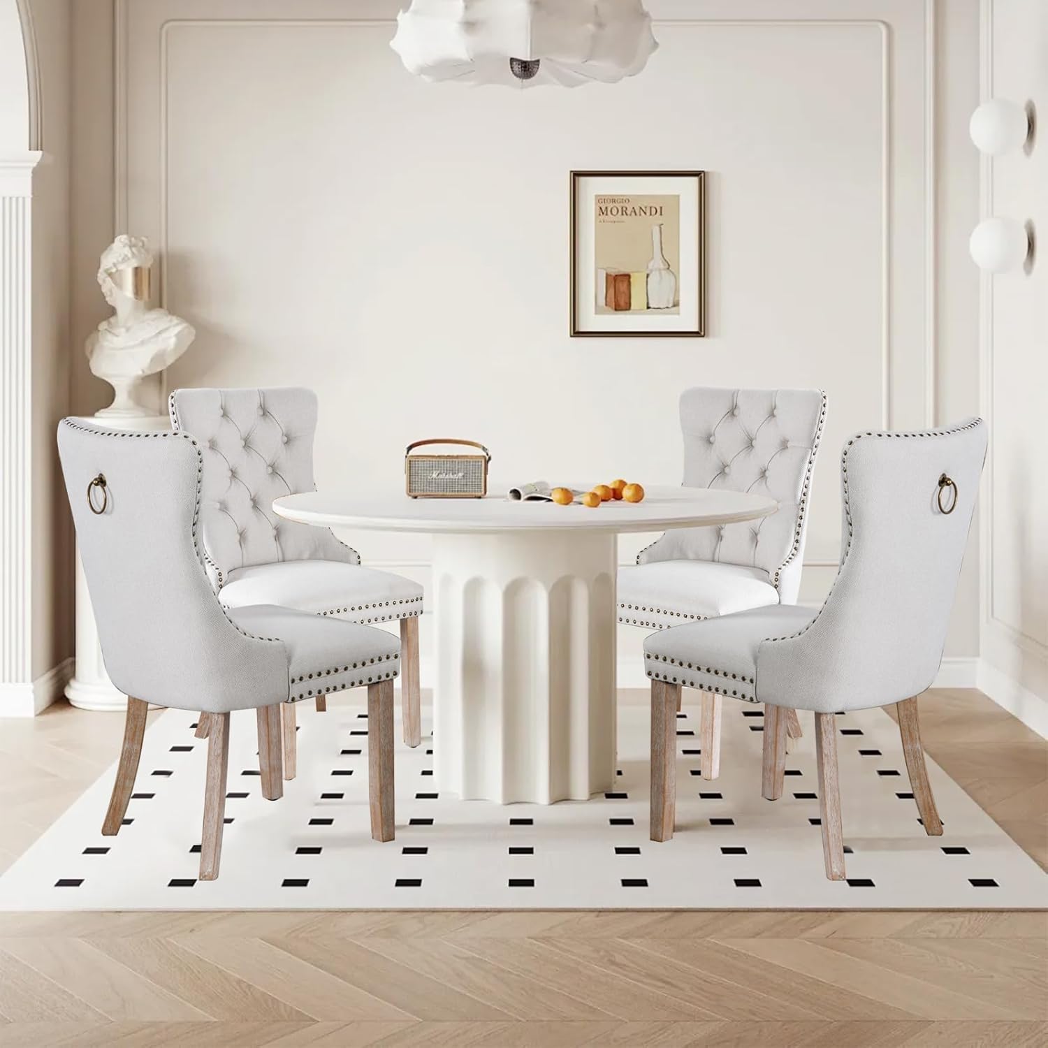 Juego de 6 sillas de comedor tapizadas de piel, estilo moderno, con ribete de cabeza de clavo y pata de madera, anillo de metal para comedor y sala de estar (blanco y negro, juego de 6)