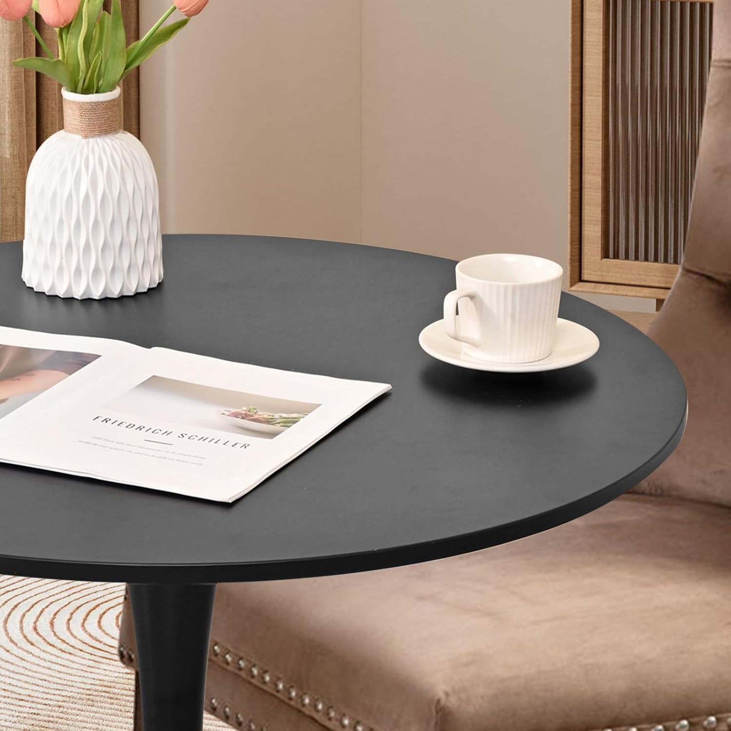 Juego de 6 sillas de comedor tapizadas de piel, estilo moderno, con ribete de cabeza de clavo y pata de madera, anillo de metal para comedor y sala de estar (blanco y negro, juego de 6)