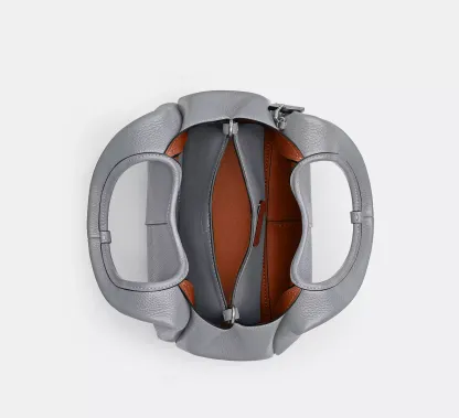 라나 숄더 백 23