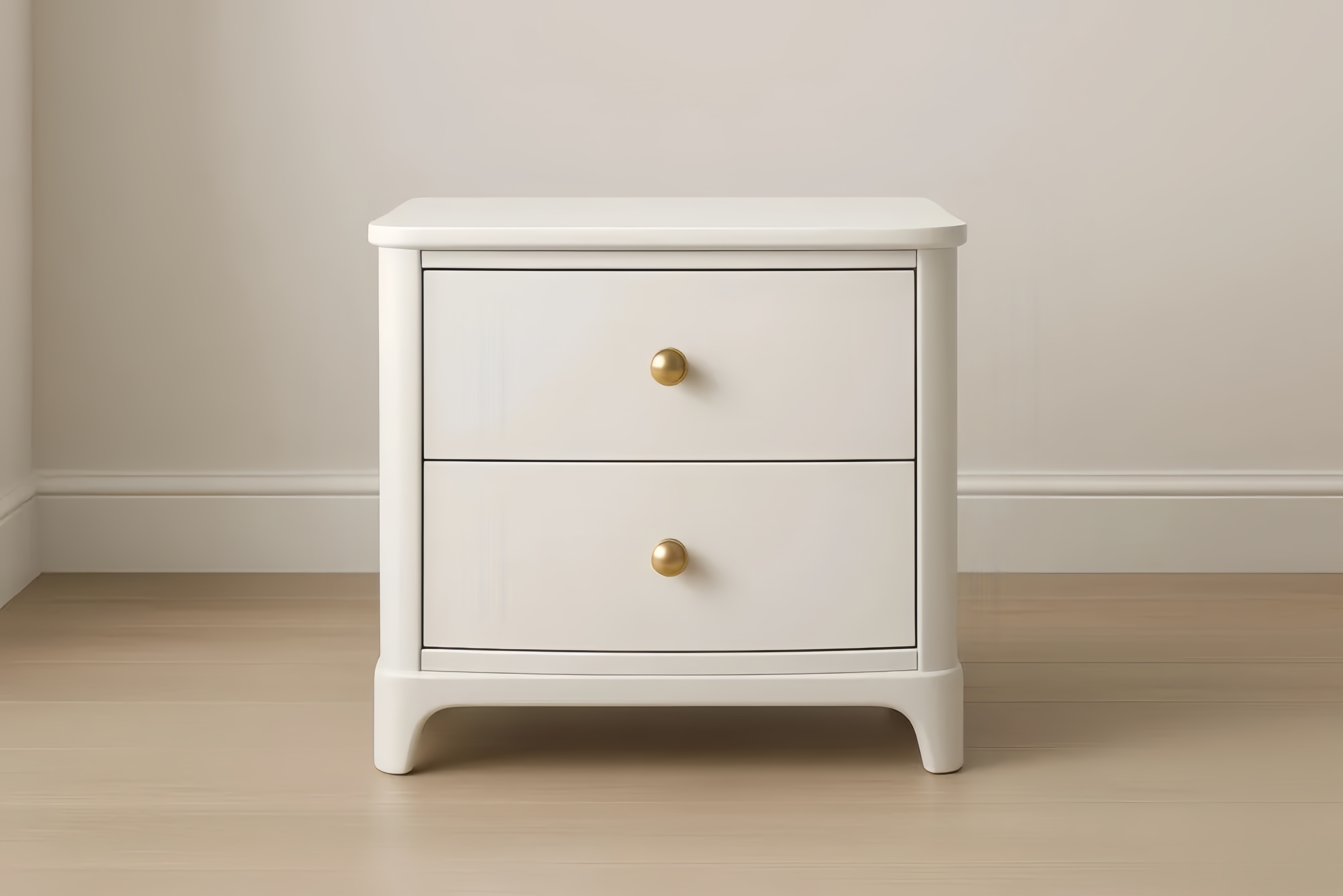 Table de chevet blanche avec deux tiroirs et poignées dorées