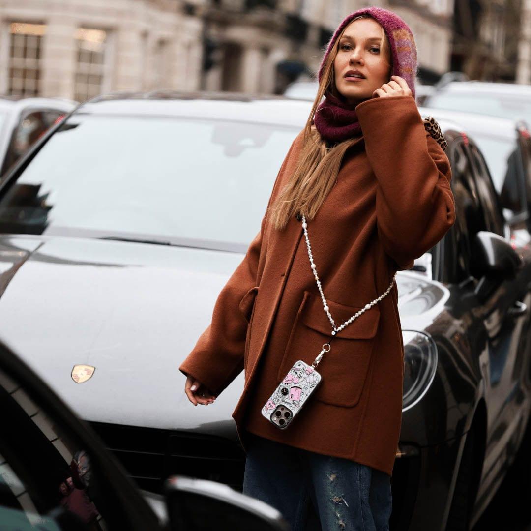 Venus Pearl Trap Crossbody Stringting sale phone bag charm chain crafted with high-quality colorful beads—perfect for accessorizing phones with a minimalist, stylish touch. A must-have essential and a thoughtful gift idea for women.