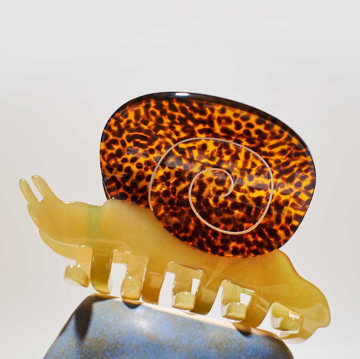 Snail cute bio-acetate lightweight high quality winona irene big sale designer tortoise shell hair claw clip durable pink butterfly flat online wholesale hair pin hair accessories french barrettes for thick hair styles women.