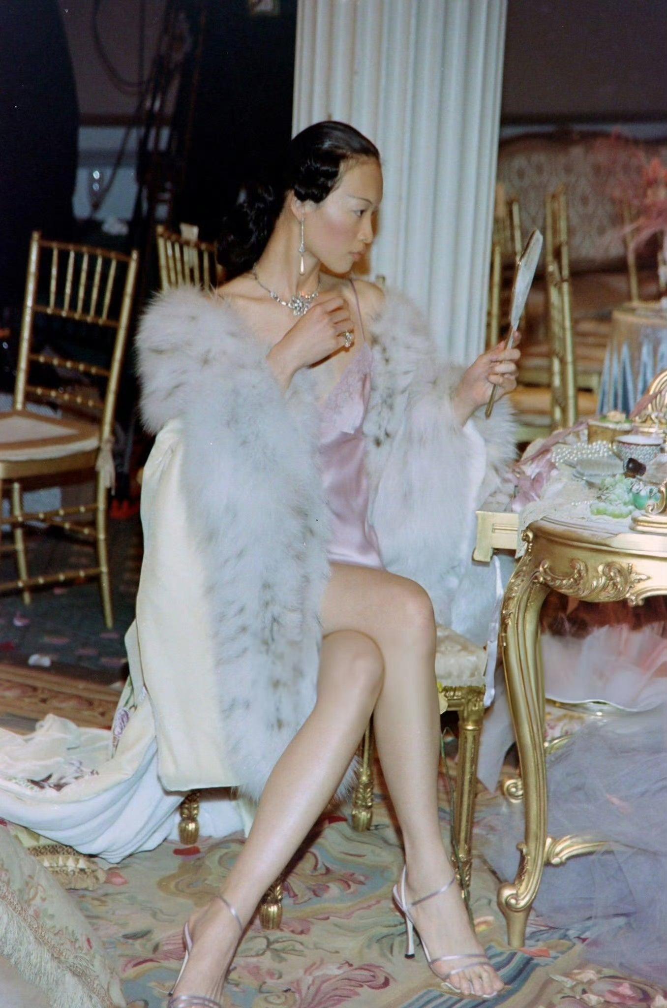 Beautiful hair accessories collection – stylish clips, headbands, and more to make every girl feel pretty and confident