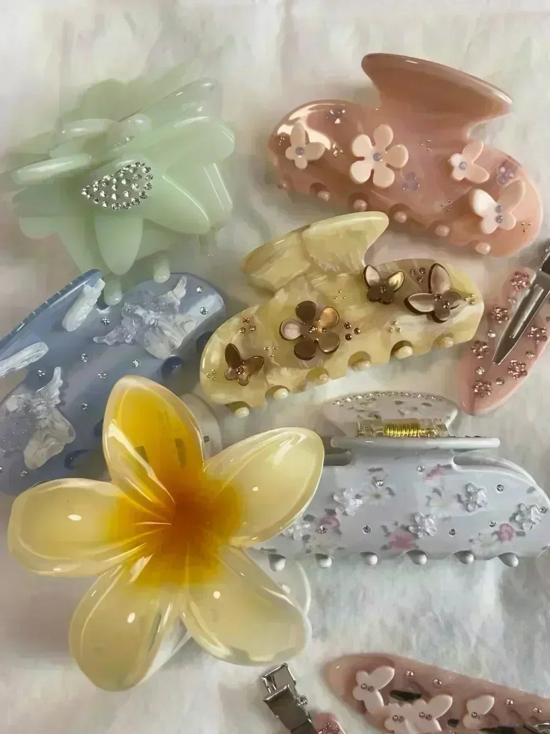 Sweetheart Eyes Clip in Angel Aura - bowsatelier