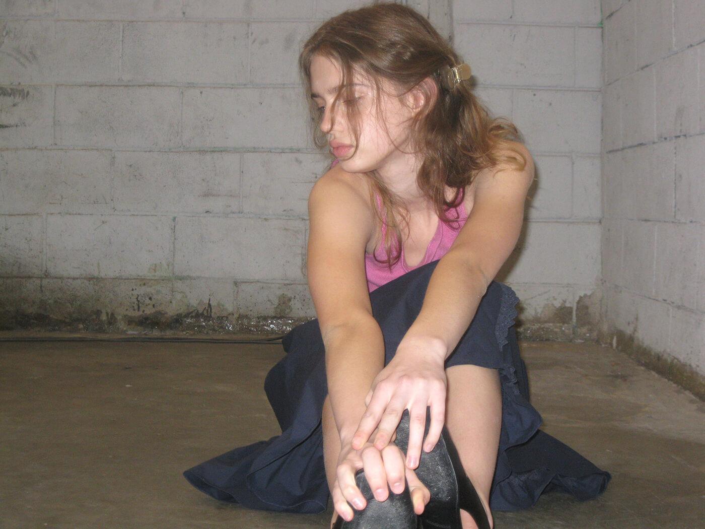 No. 2 Claw Clip Red Rosso bio-acetate go-to essentials undo hair claw big sale designer tortoise shell hair claw clip mid-size accessory versatile for styling half-ups or full twists effortlessly. 