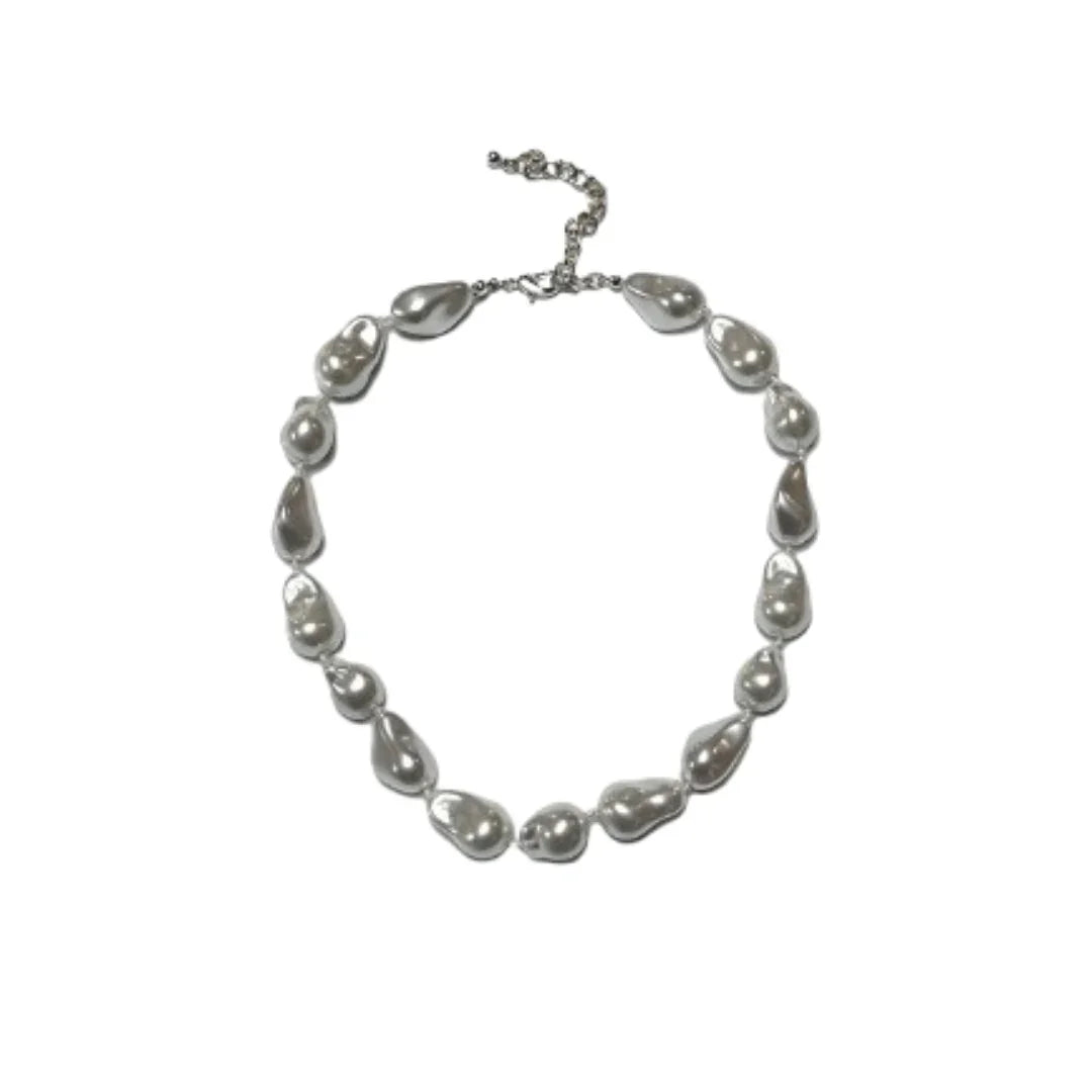 Chloe Baroque Holographic Pearl Wilma Pearl Necklace - bowsatelier