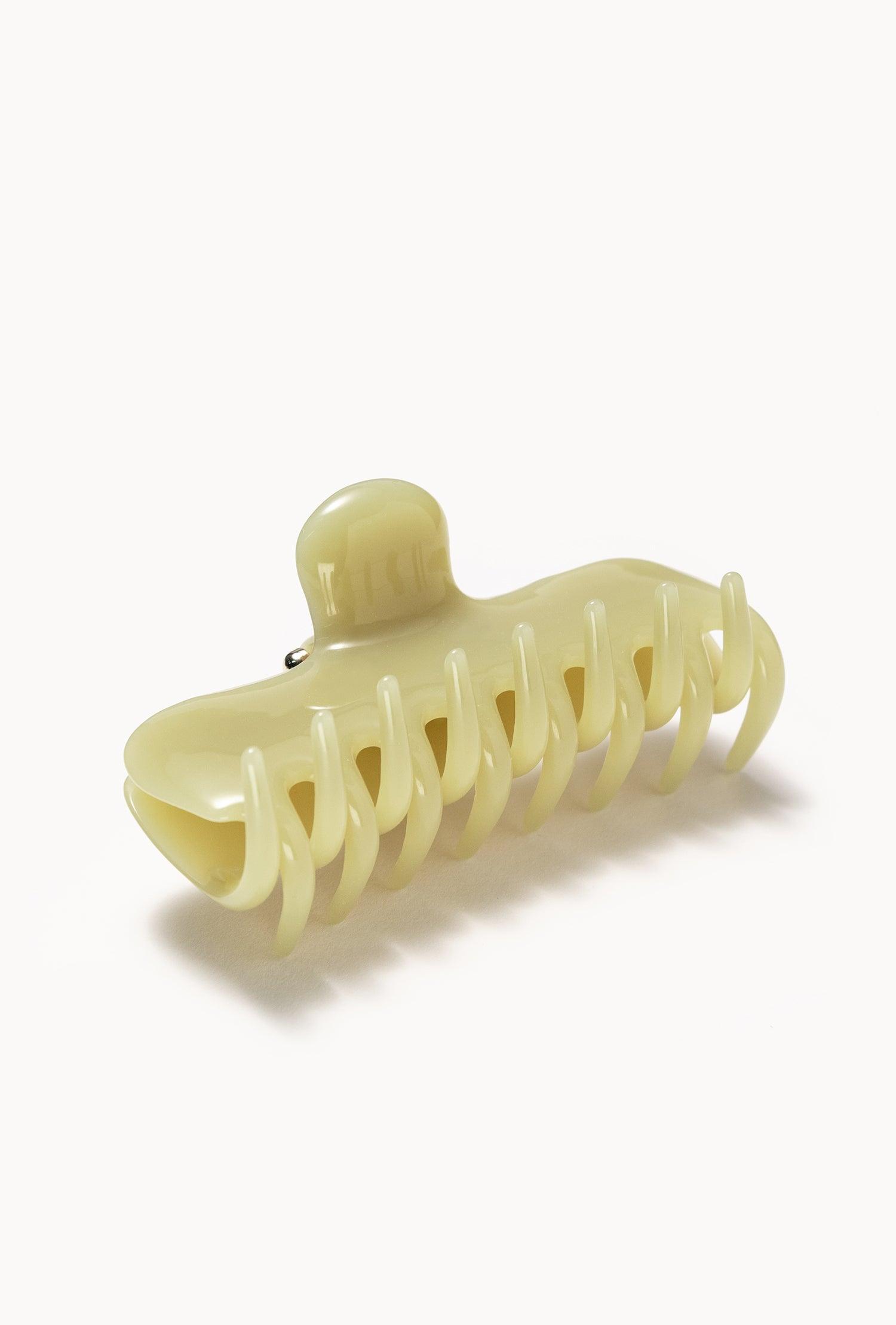 Big Effortless Clip in Avocado No. 4 Claw Clip bio-acetate go-to essentials undo hair claw big sale designer tortoise shell hair claw clip durable pink butterfly flat online wholesale hair pin hair accessories french barrettes for thick hair styles women. 