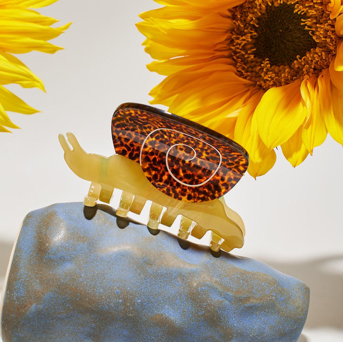 Snail cute bio-acetate lightweight high quality winona irene big sale designer tortoise shell hair claw clip durable pink butterfly flat online wholesale hair pin hair accessories french barrettes for thick hair styles women.