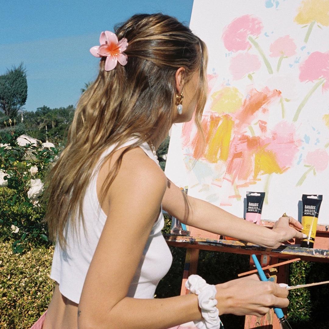 Super Bloom Clip In Iris Pearl Flower Hair Clips bio-acetate go-to essentials emijay discount large big sale designer Sephora hair claw clip durable pink butterfly flat feminine, high-quality hair accessories like statement Nordstrom hair pin french barrettes for all hair types