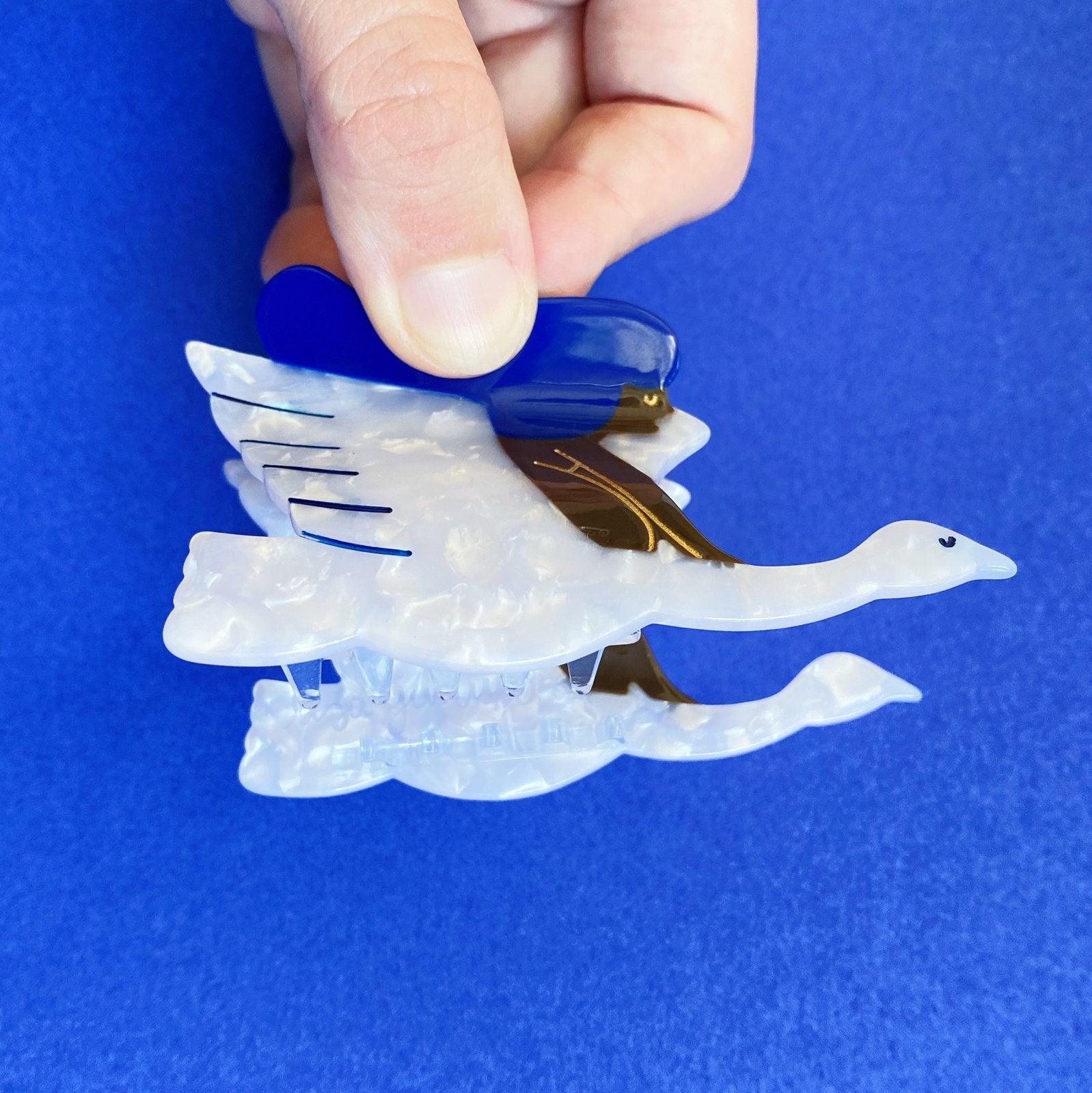 girl&swan bio-acetate large big sale tortoise shell hair claw clip cute butterfly flat online wholesale hair pin hair accessories french barrettes for thick hair styles women.