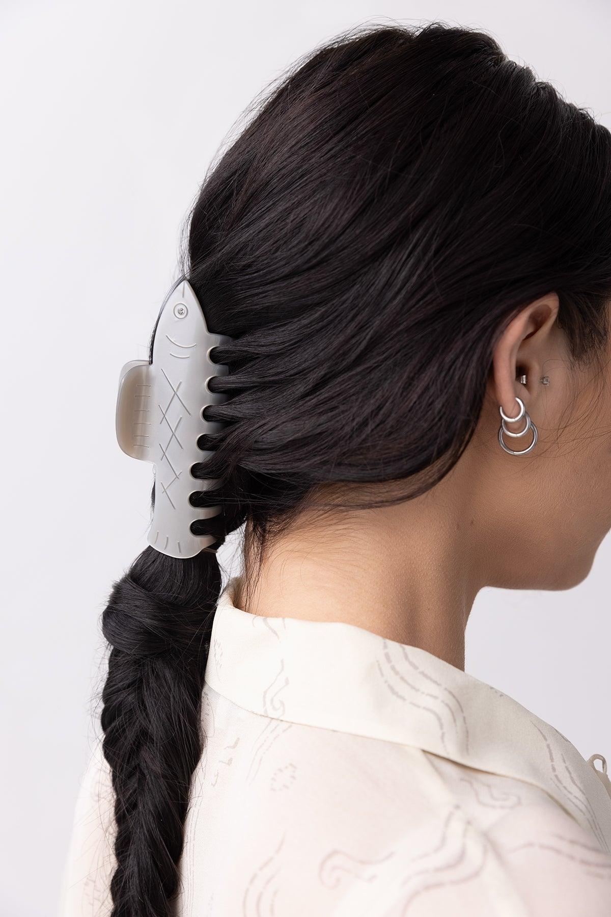 Jennie Sea Herring Fish bio-acetate lightweight high quality winona irene big sale designer tortoise shell hair claw clip durable pink butterfly flat online wholesale hair pin hair accessories french barrettes for thick hair styles women.