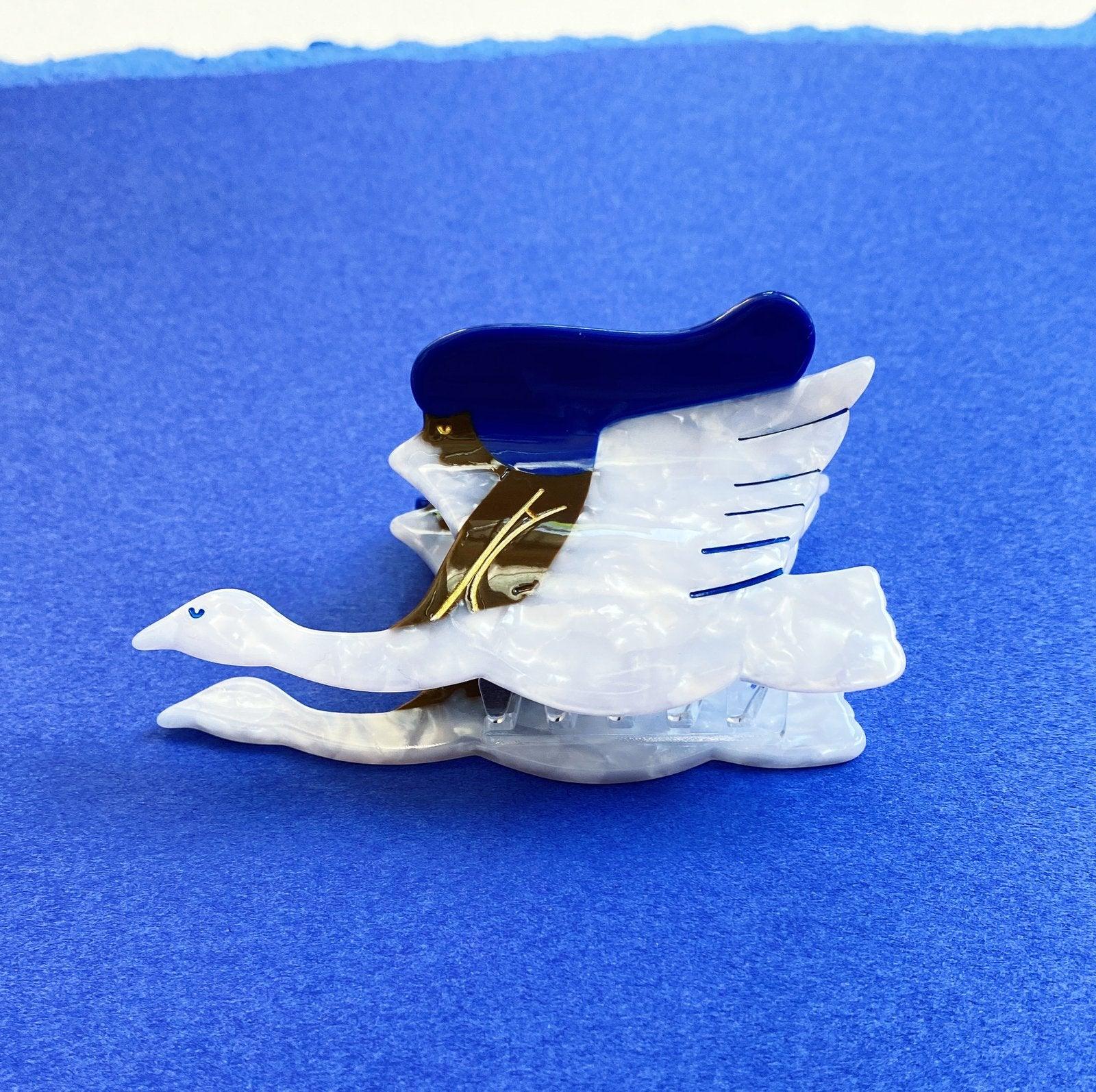 girl&swan bio-acetate large big sale tortoise shell hair claw clip cute butterfly flat online wholesale hair pin hair accessories french barrettes for thick hair styles women.