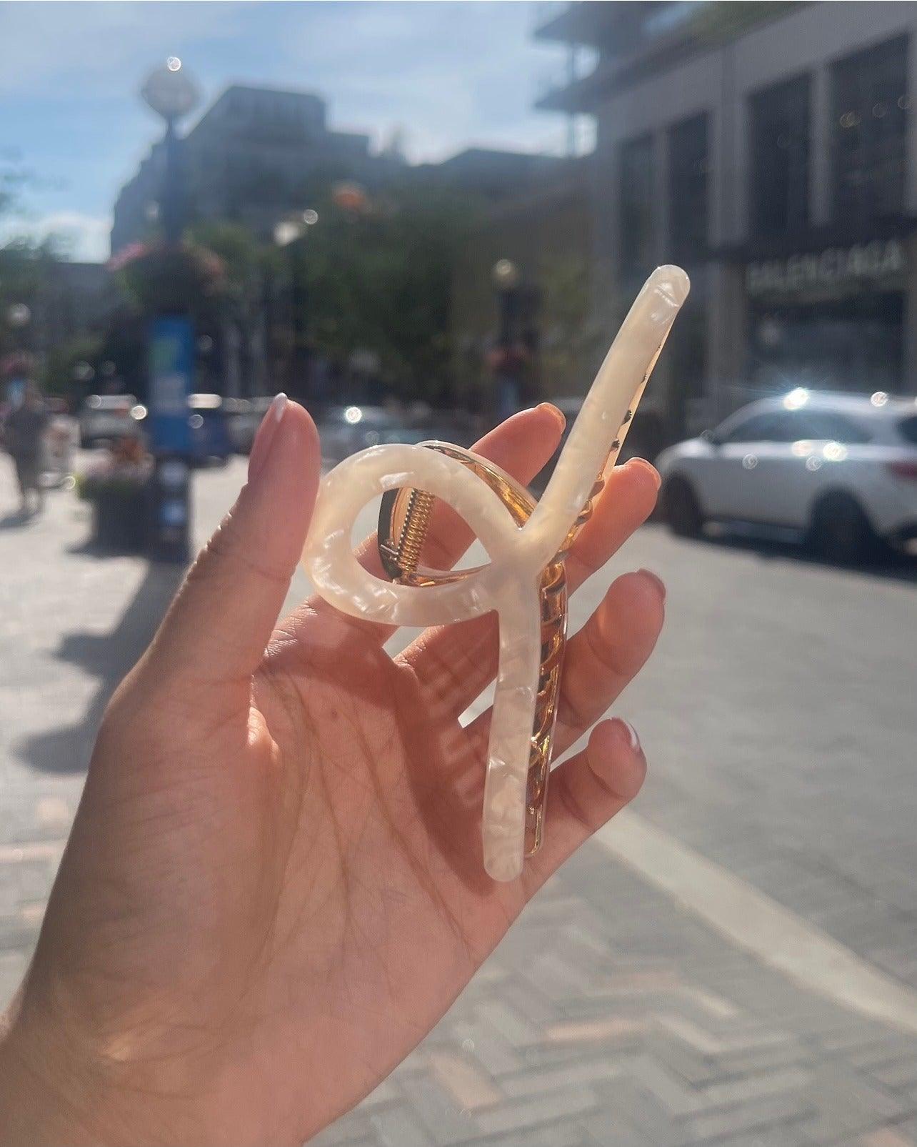 bio-acetate extra large octopus big sale designer tortoise shell hair claw clip durable pink butterfly flat online wholesale hair pin hair accessories french barrettes for thick hair styles women. 