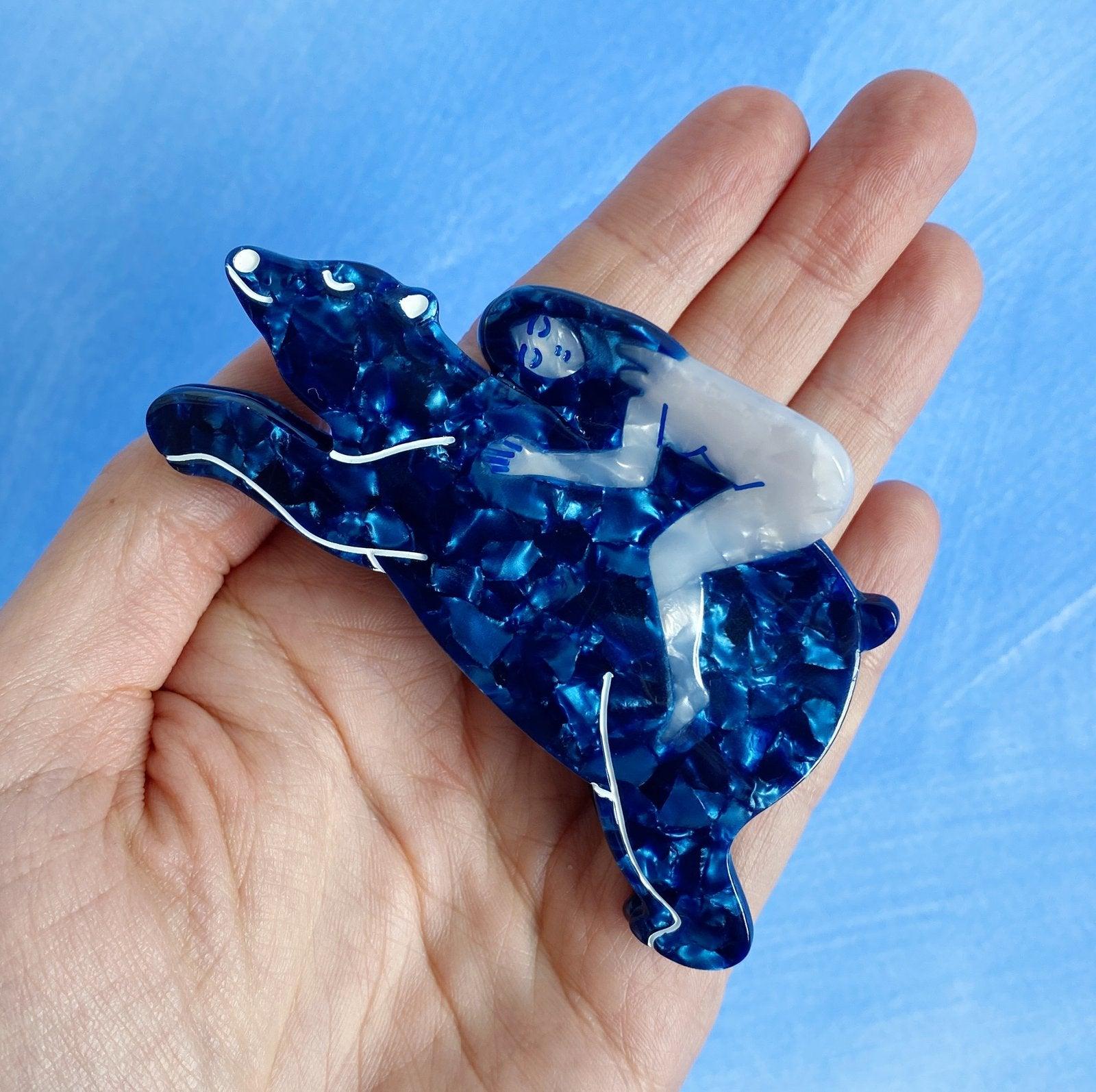 Girl and Bear Jennie inspired cute bio-acetate large big sale tortoise shell hair claw clip cute butterfly flat online wholesale hair pin hair accessories french barrettes for thick hair styles women.