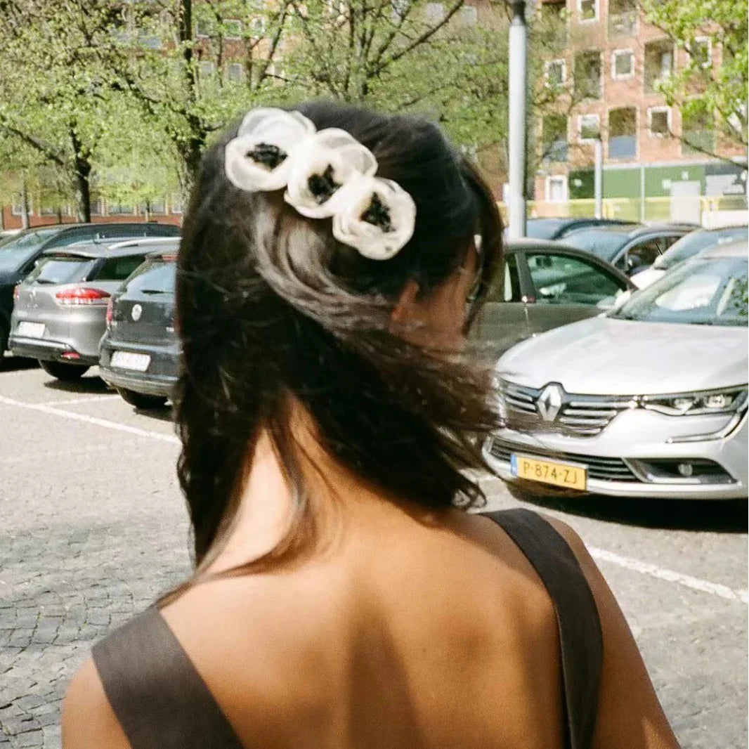 Poppy Barette Clip - White