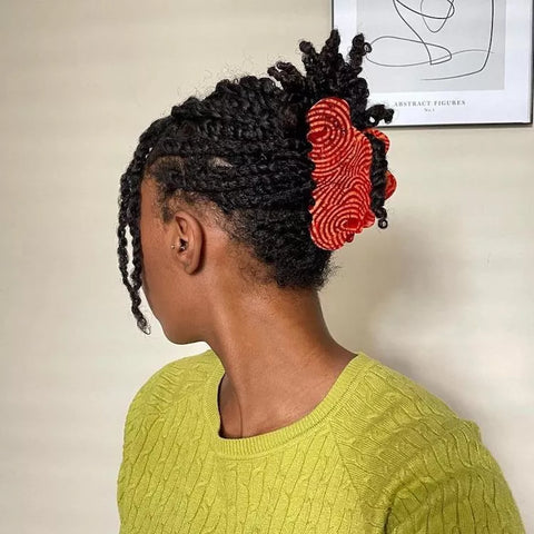 Elegant white black girl with black emijay sale hair claw clips durable, lightweight, and perfect for thick hair . Ideal for effortless everyday hairstyles.