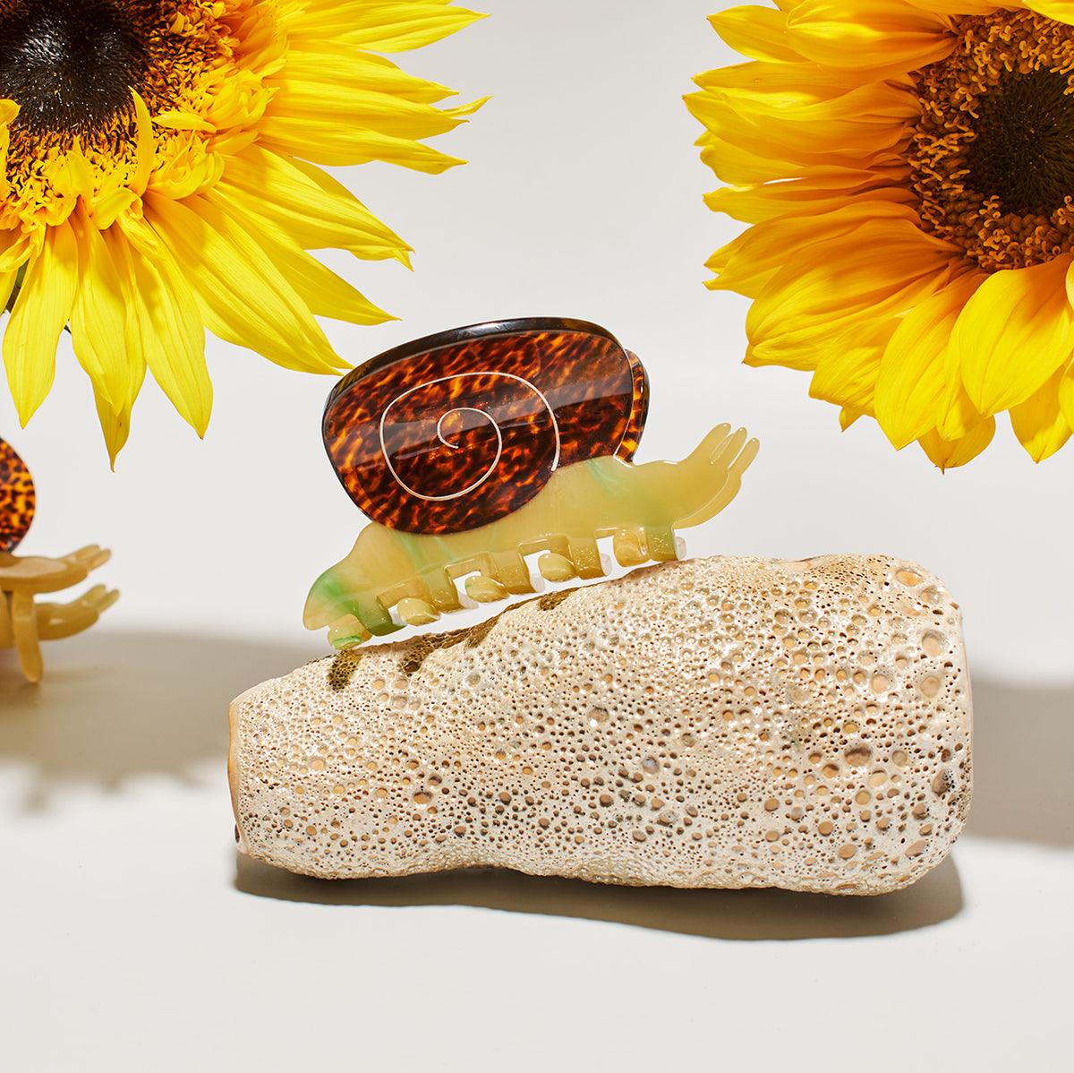 Snail cute bio-acetate lightweight high quality winona irene big sale designer tortoise shell hair claw clip durable pink butterfly flat online wholesale hair pin hair accessories french barrettes for thick hair styles women.