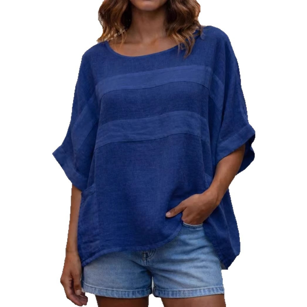 Casual, loose women's top with round neck and three-quarter sleeves