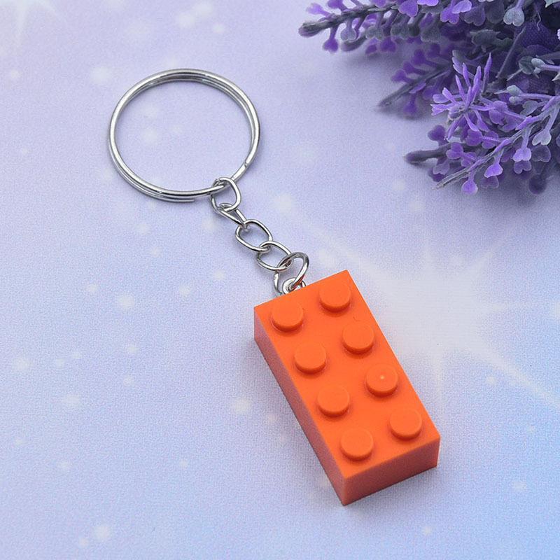 Llavero personalizado de bloques de construcción de 2x4 en colores caramelo, colgante de llavero de ladrillo personalizado, adorno colgante con logotipo e imagen personalizada de doble cara