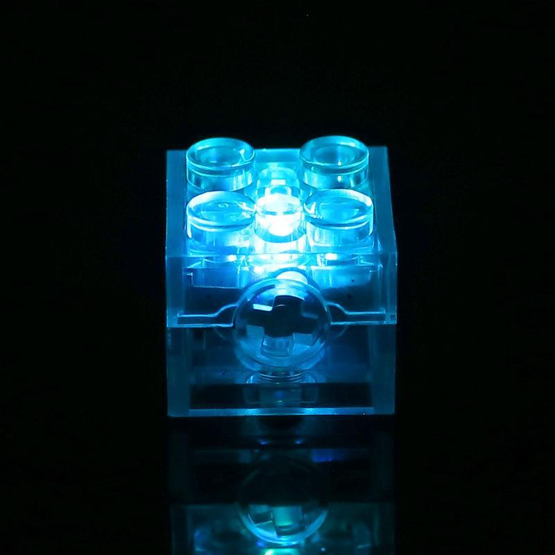 Accesorios de luz LED para ladrillos 2x2, compatibles con bloques de construcción de partículas pequeñas, luz LED multicolor intermitente.