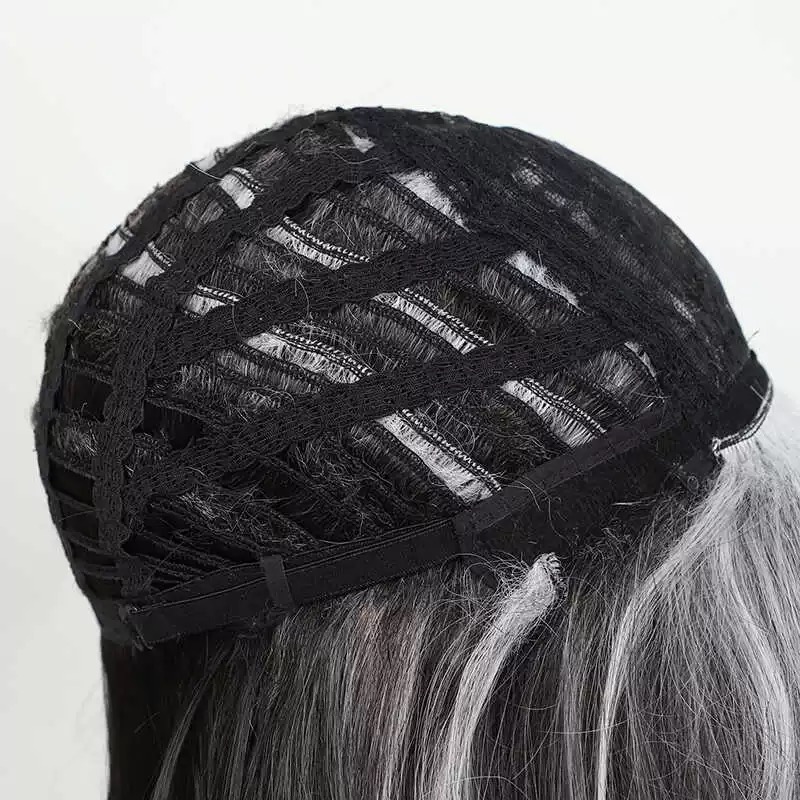 Silver Short Wavy Hair – Trendy & Elegant Style