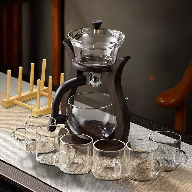 Minimalistischer magnetischer Teebereiter