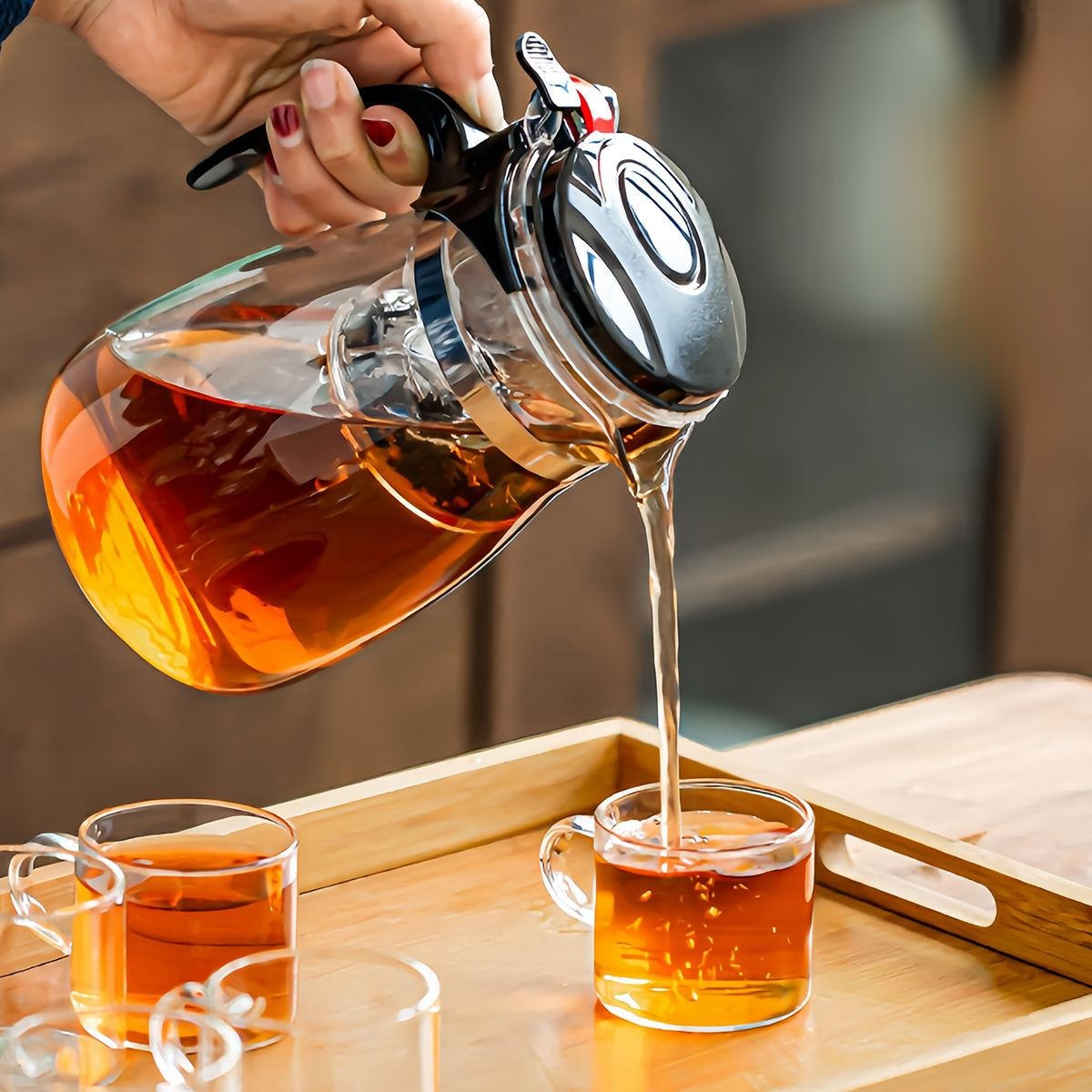 Teekanne aus dickwandigem Glas