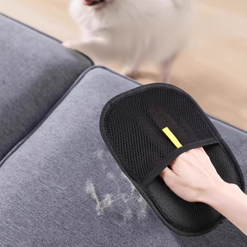 Multi-functional pet cleaning glove
