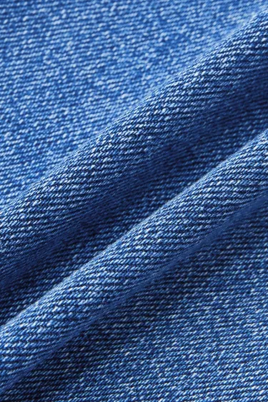 Jeansy z efektem sprania, średni stan i prosta nogawka