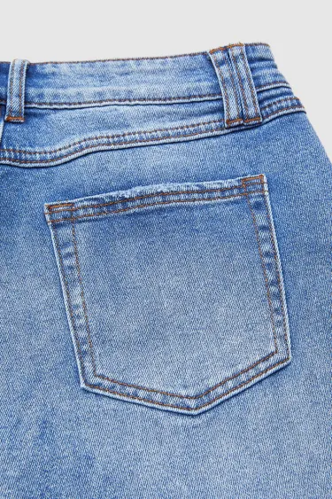 Jeansy z efektem sprania, średni stan i prosta nogawka