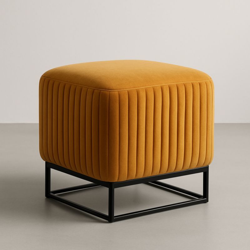 Pouf Velours Carré Base en Métal Moutarde