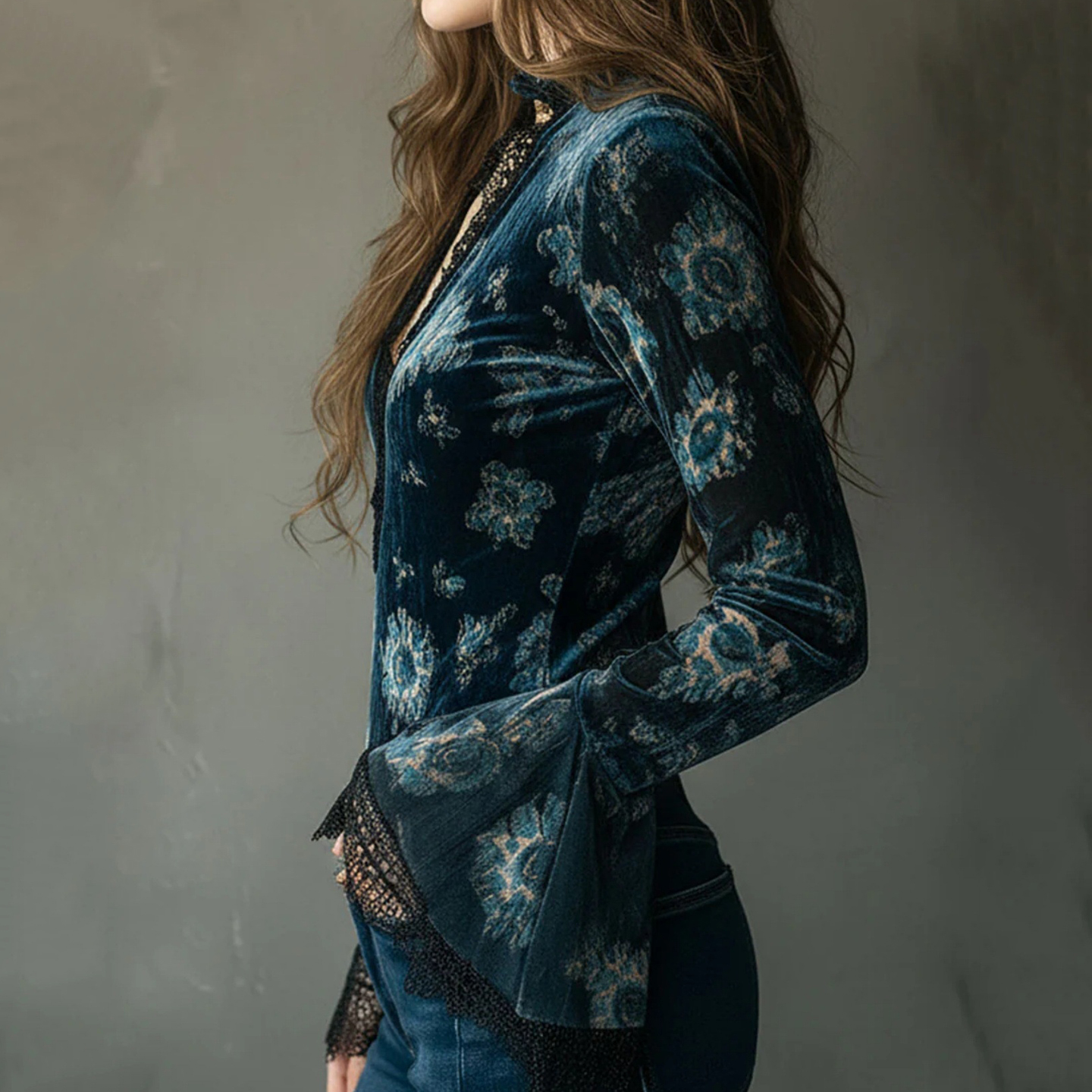 Women's Elegant Lace-trimmed Velvet V-neck Top-elviree