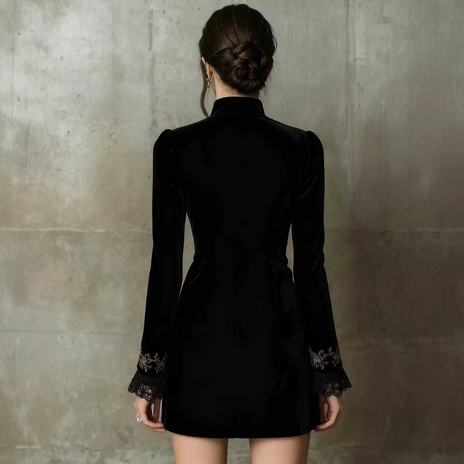 Retro Velvet Embroidered Lace V-neck Long-sleeve Dress-elviree