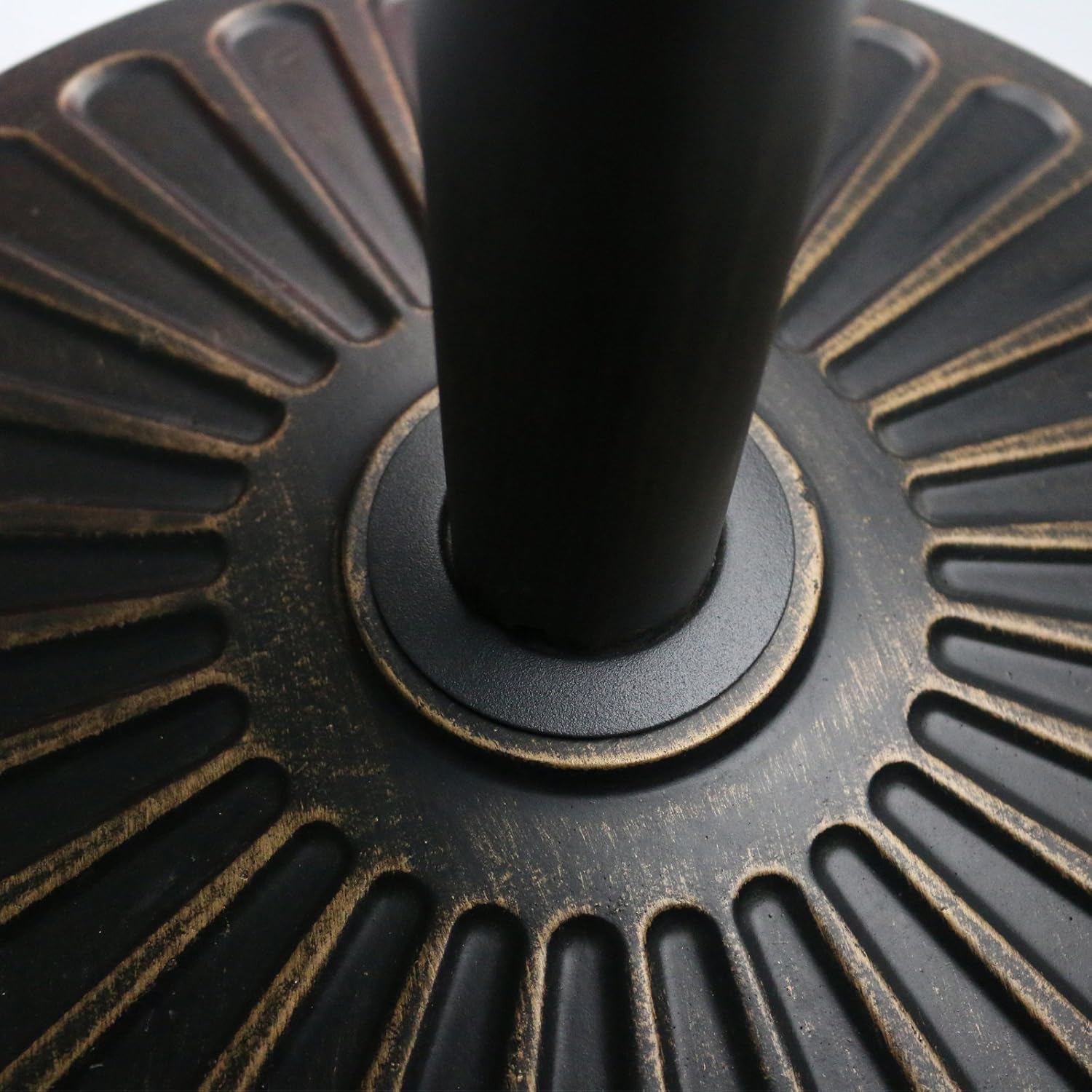 18" 30.2-lbs Heavy Duty Round Antiqued Umbrella Base for Patio Bronze