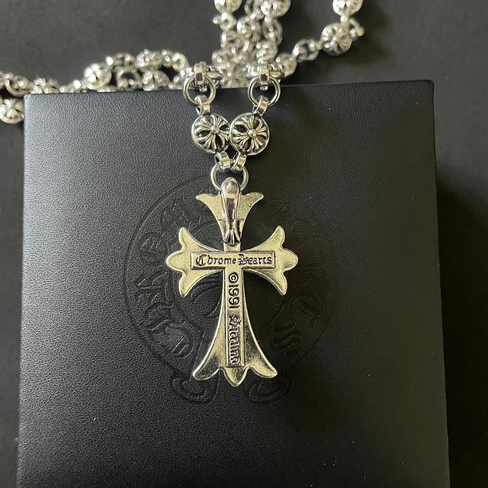 Naszyjnik z krzyżem mieczy, naszyjnik z krzyżem serc, naszyjnik gotycki, naszyjnik z kotwicą, naszyjnik z krzyżem punkowym, naszyjnik z krzyżem serc Akcesoria