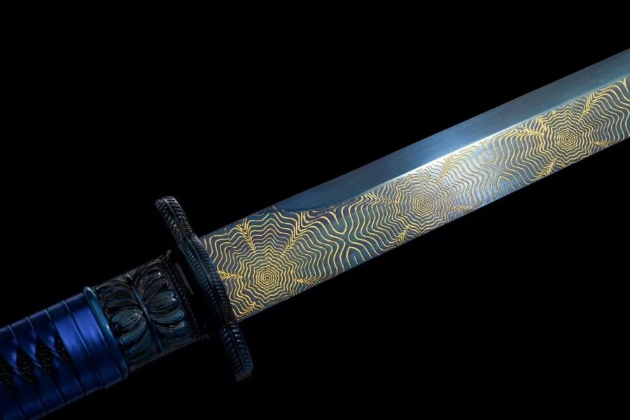 Ručně vyrobená katana, pravá japonská katana s rytým designem černé čepele