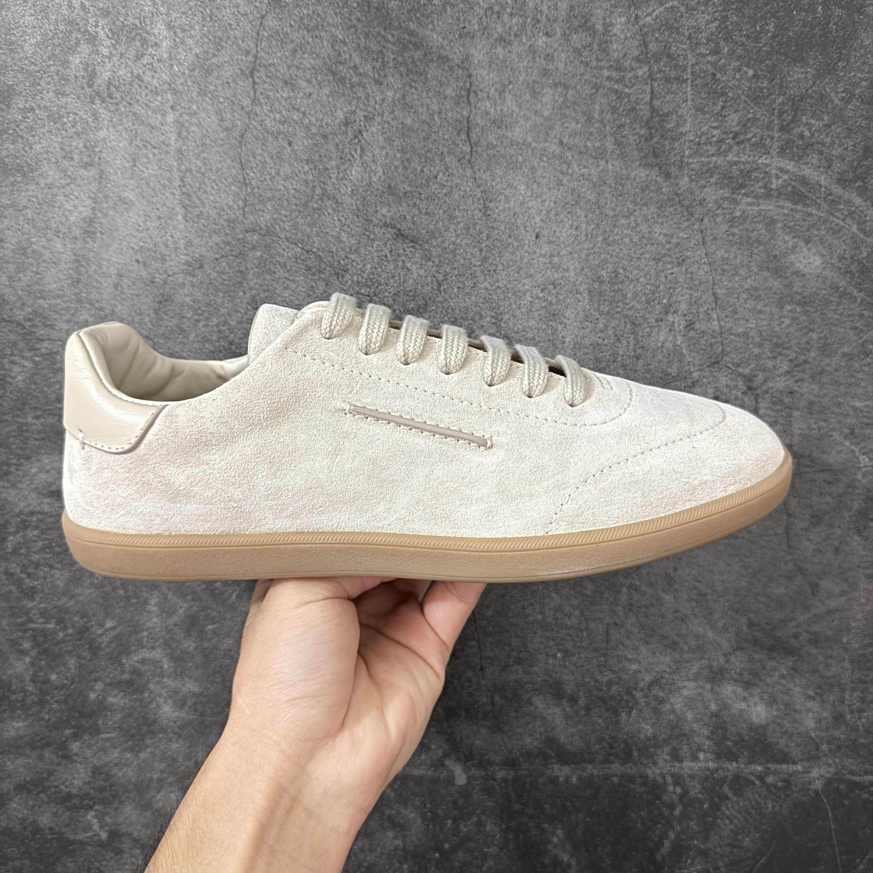 杰尼亚Zegna SS26 232  "Old Money" style low-top German Army Trainers (GATs) / casual sneakers. 麂皮 LHSOY-S8218Z-802