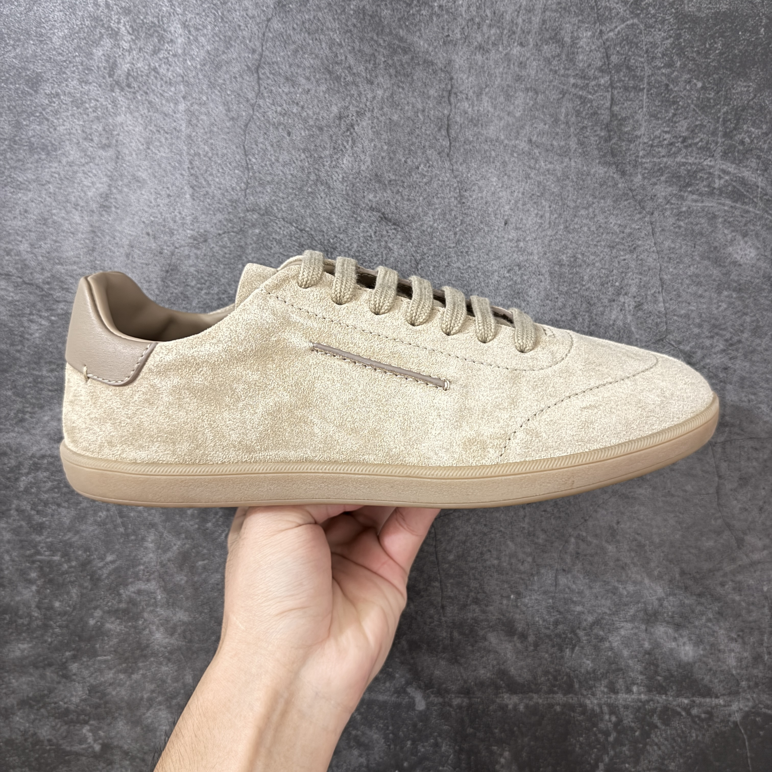 杰尼亚Zegna SS26 232  "Old Money" style low-top German Army Trainers (GATs) / casual sneakers. 麂皮 LHSOY-S8218Z-802