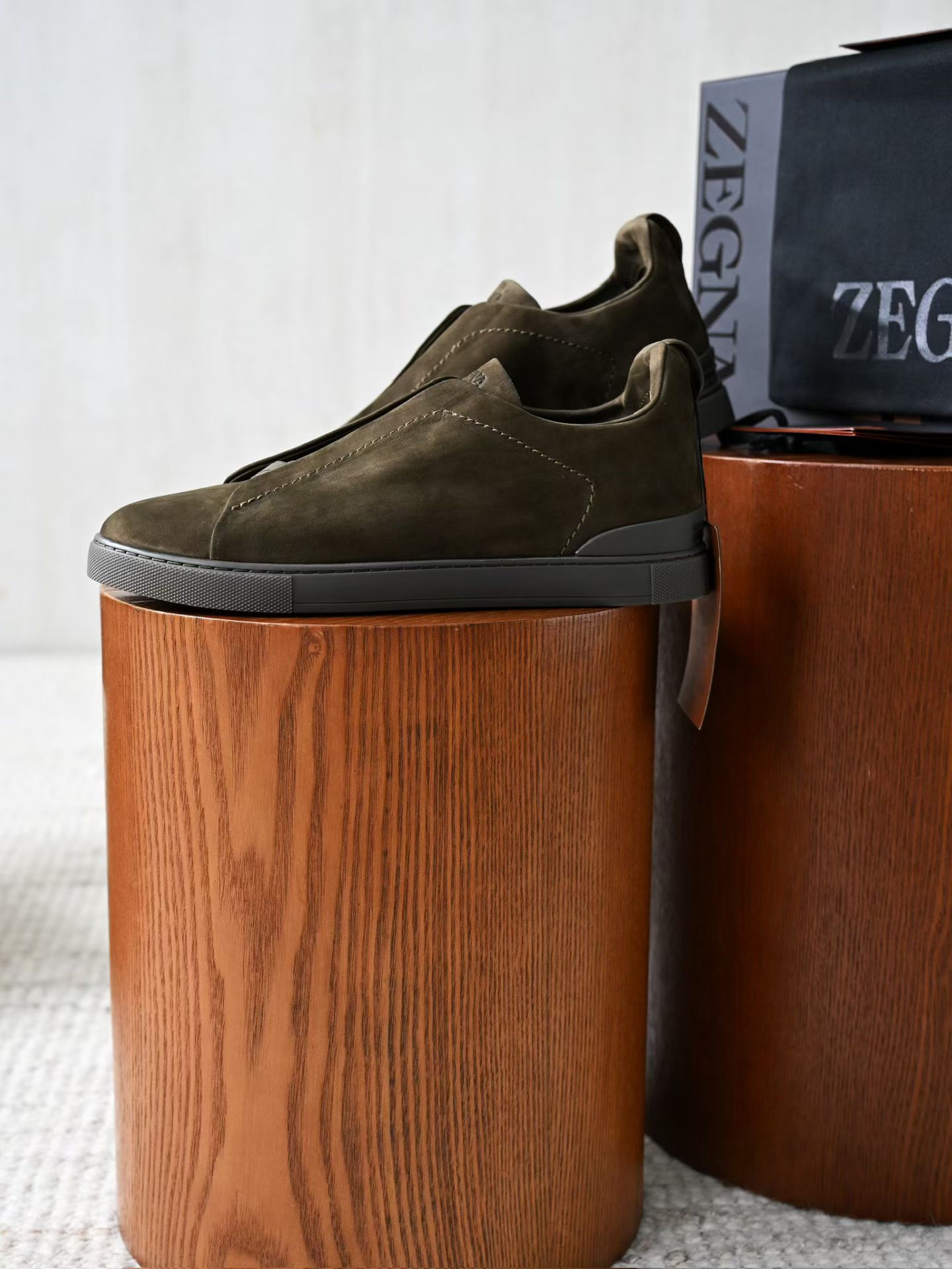 ZE2441-5 杰尼亚  Zegna Triple -(Suede) Laceless Sneakers -C0-LHNBC-S7964Z