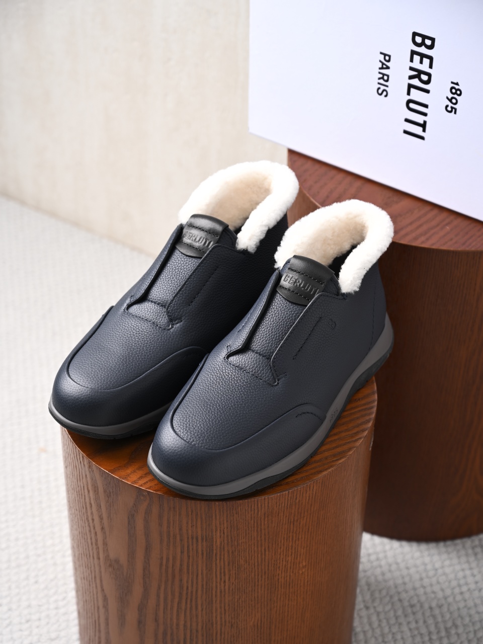 Berluti Mocassini da Uomo di Lusso in Pelle Scamosciata con Fodera in Montone-BL2533M-C0
