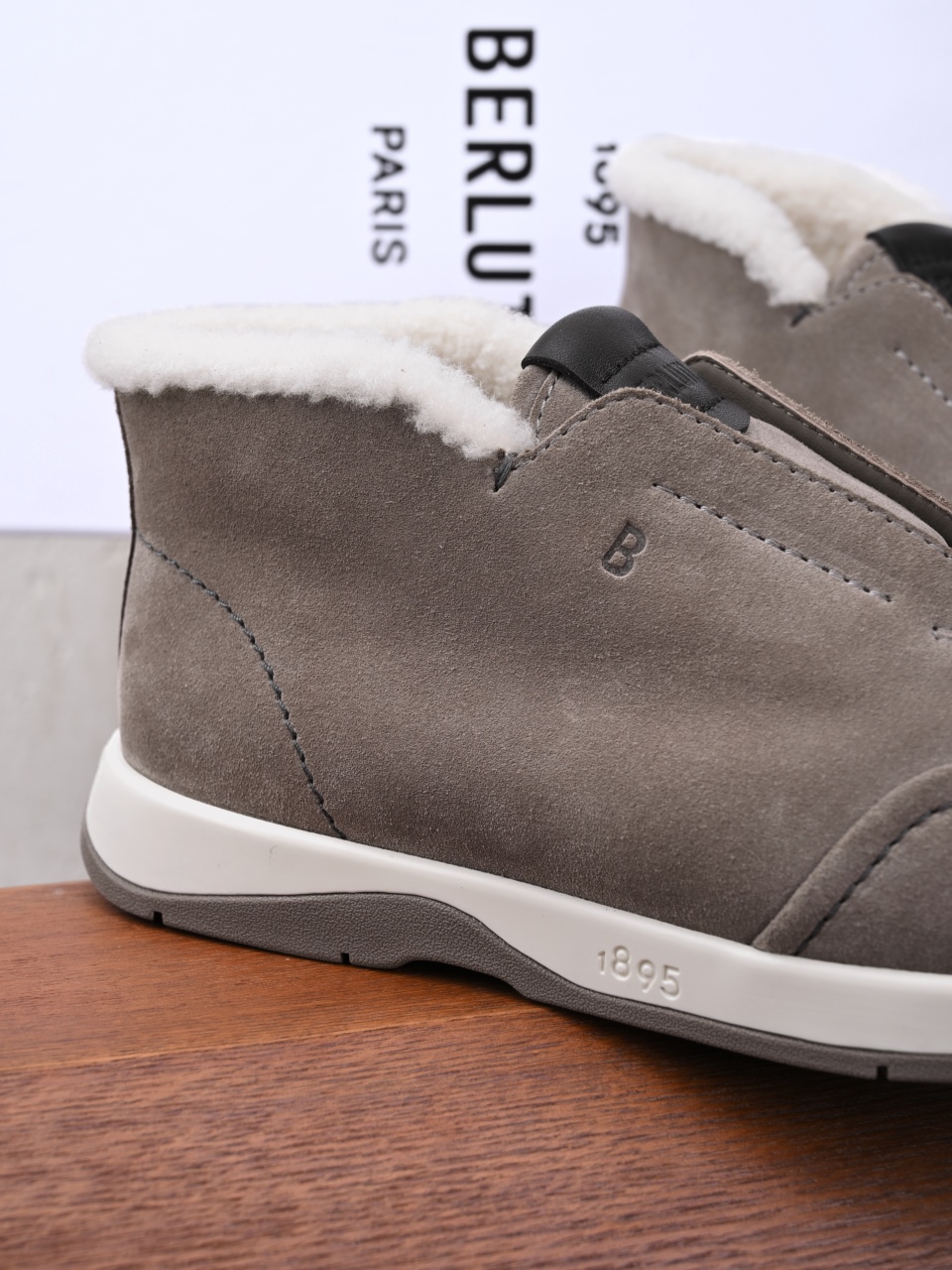 Berluti Mocassini da Uomo di Lusso in Pelle Scamosciata con Fodera in Montone-BL2533M-C0