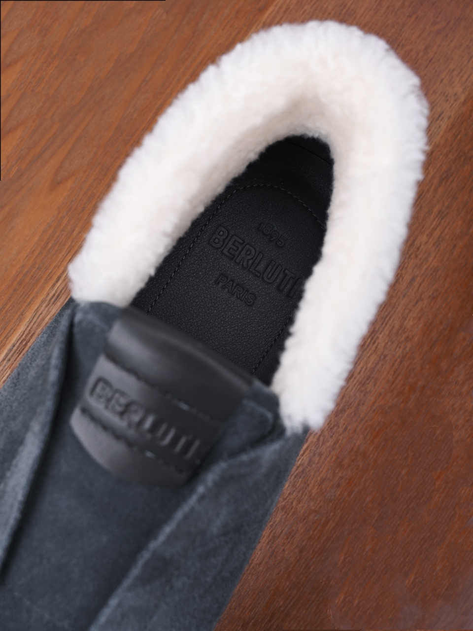 Berluti Mocassini da Uomo di Lusso in Pelle Scamosciata con Fodera in Montone-BL2533M-C0