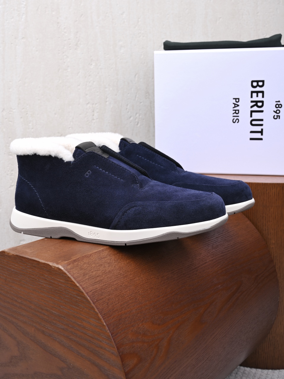 Berluti Mocassini da Uomo di Lusso in Pelle Scamosciata con Fodera in Montone-BL2533M-C0