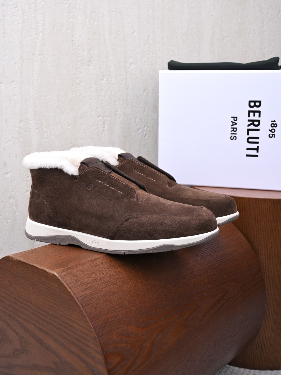 Berluti Mocassini da Uomo di Lusso in Pelle Scamosciata con Fodera in Montone-BL2533M-C0