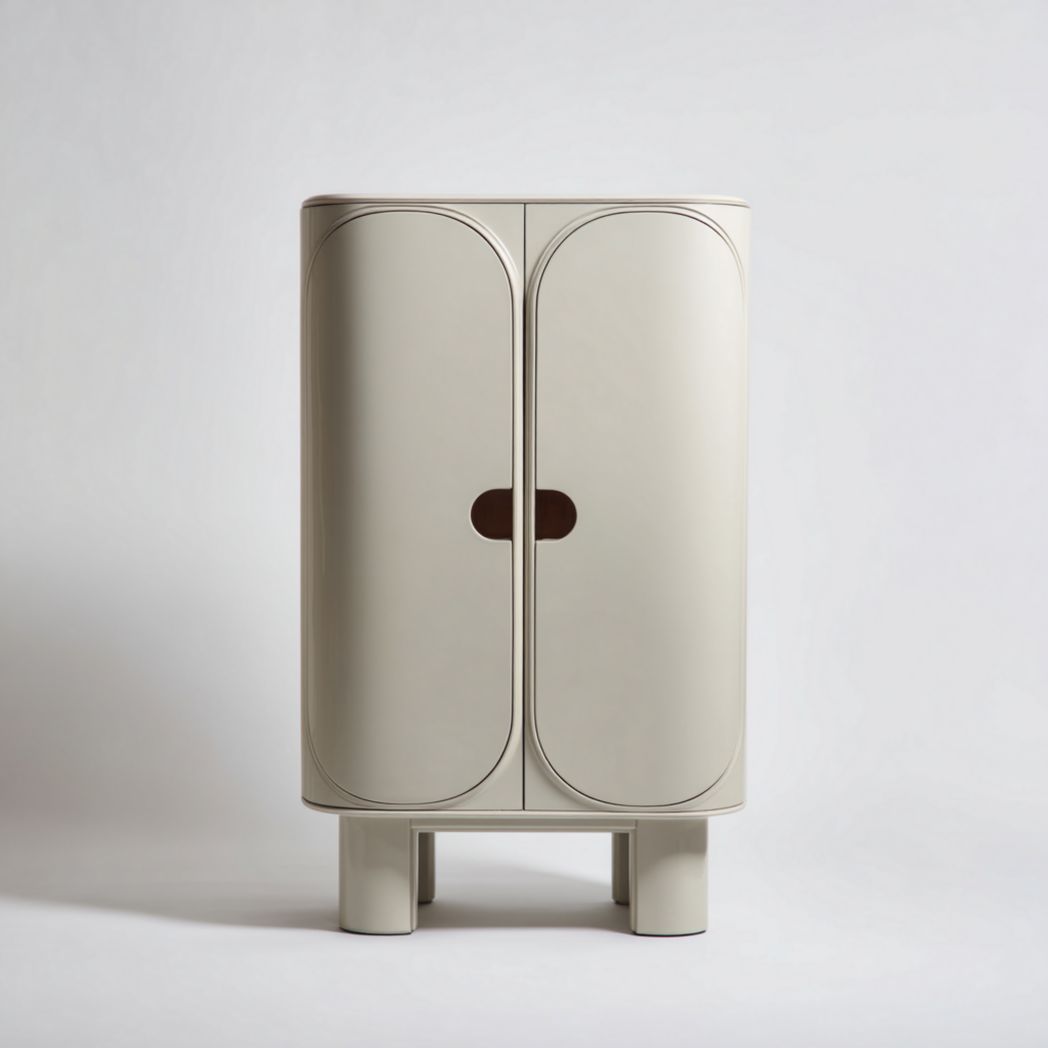 Buffet en laque avec portes arrondies et pieds en métal