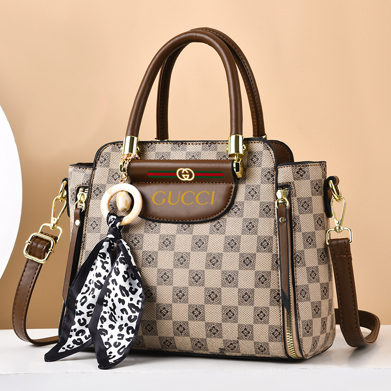 GUCCI Нова модна кожена чанта в контрастен цвят от 2024 г