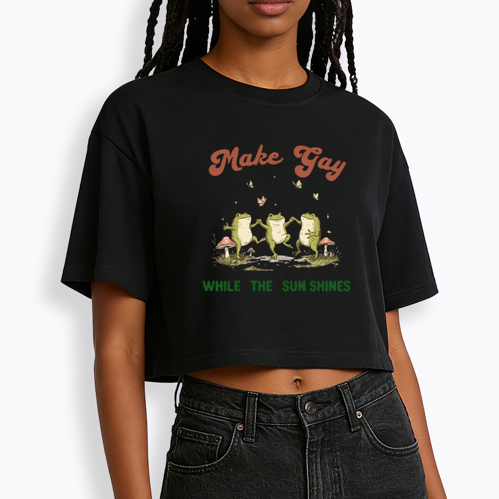 Tap Water Buddies Frog Cropped T-Shirt