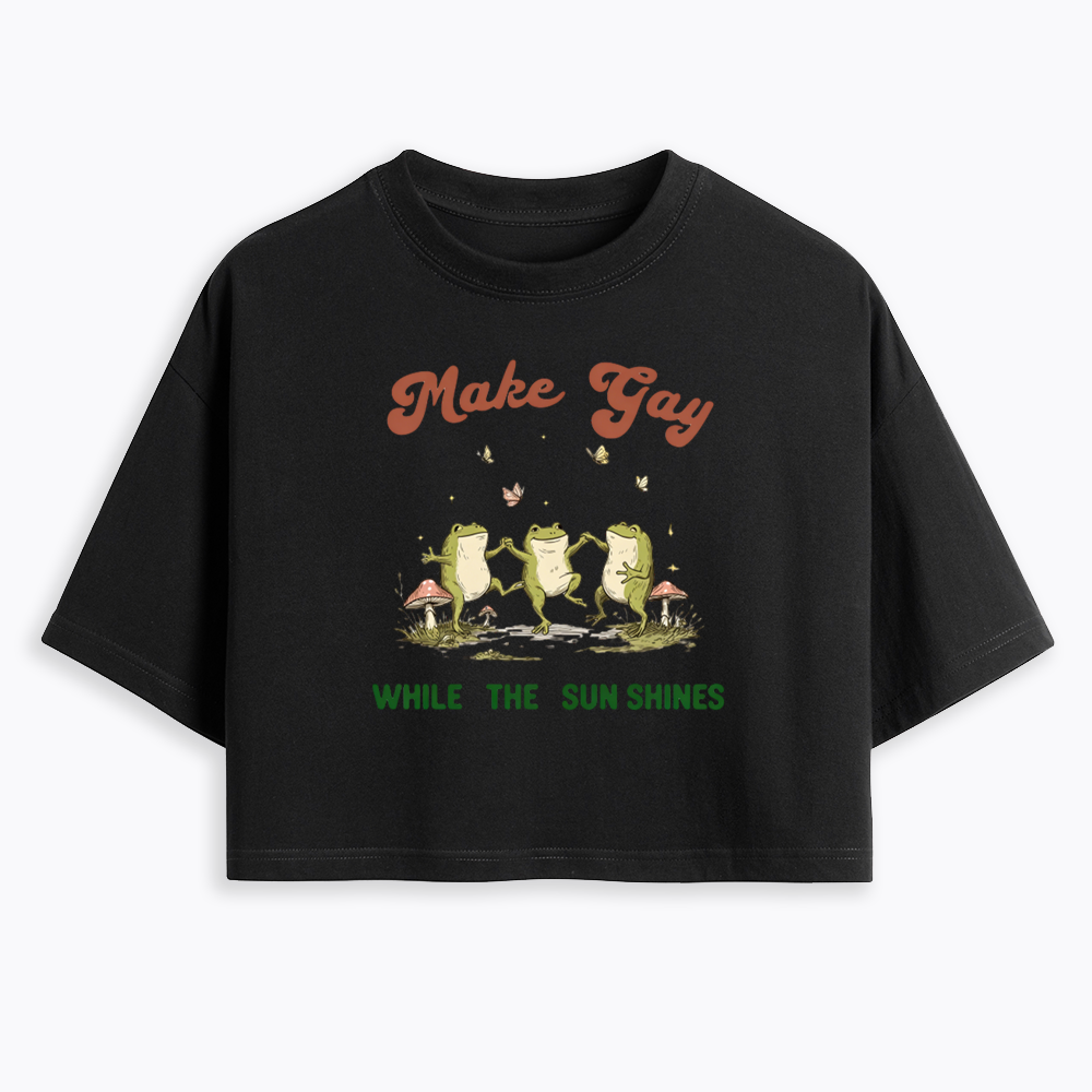 Tap Water Buddies Frog Cropped T-Shirt
